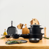 Utensilios de hierro fundido: Ideales para una cocina minimalista y funcional