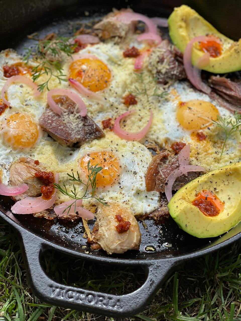 Huevos al Sartén con Sobras Navideñas