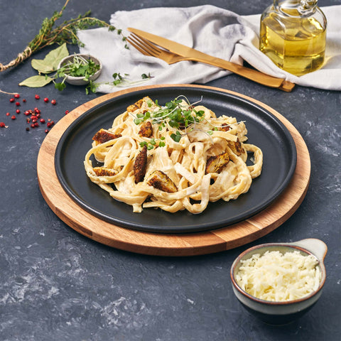 Plato de Hierro Fundido con Base de Madera de 26 cm